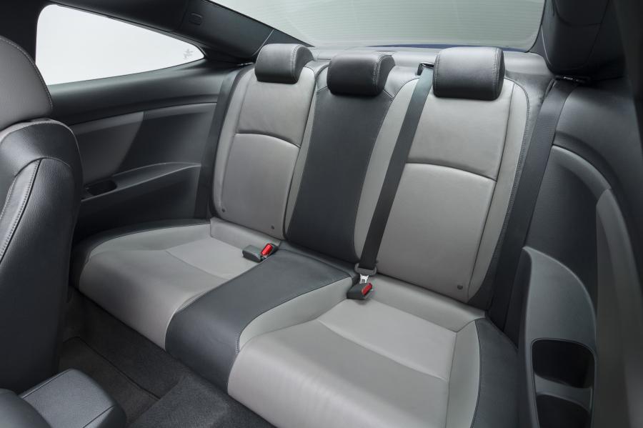 Интерьер Honda Civic Coupe (FC3) 2016 года  (NA) (фото 13 из 40)